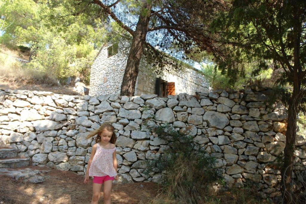 A Small Stone House By The Sea, In A Wineyard Nerezisca Экстерьер фото